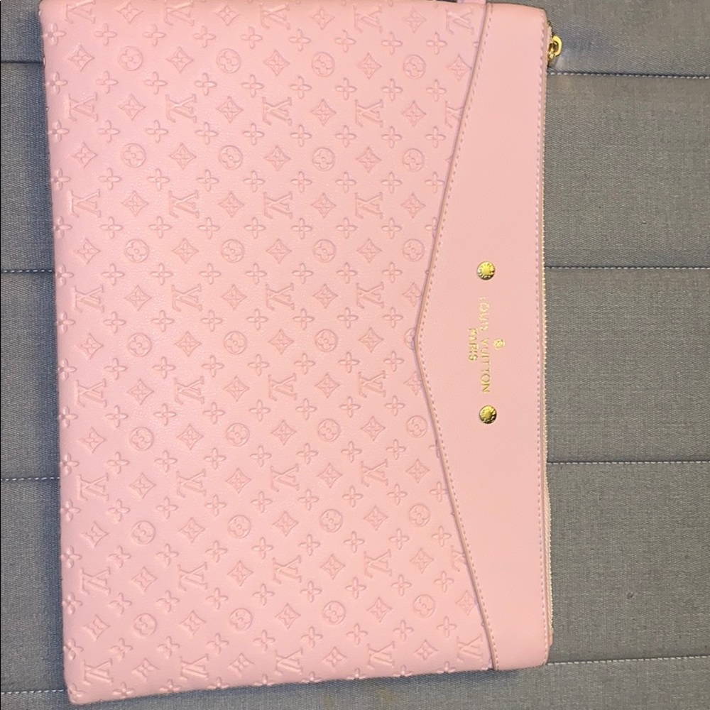 Pouch. Pink with wristlet.